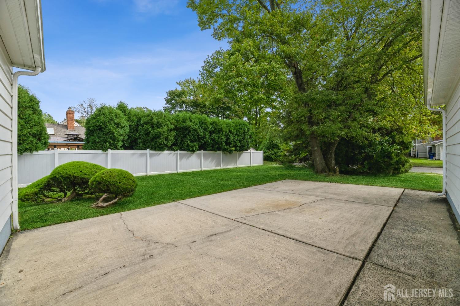 295 Dallas Road North Brunswick, NJ 08902 - Photo 35 of 40 a view of a park with plants and trees