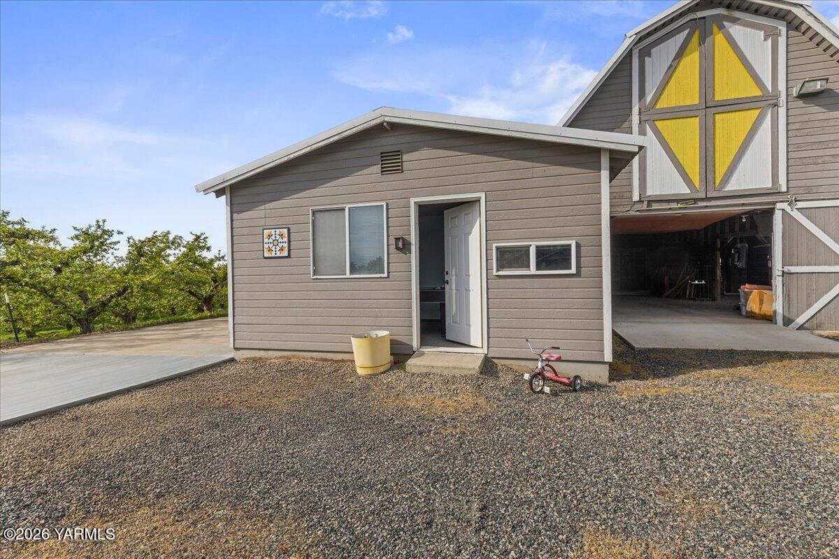 31 Gilbert Road Zillah, WA 98953 - Photo 54 of 59 Barn/Shop/Flex Space