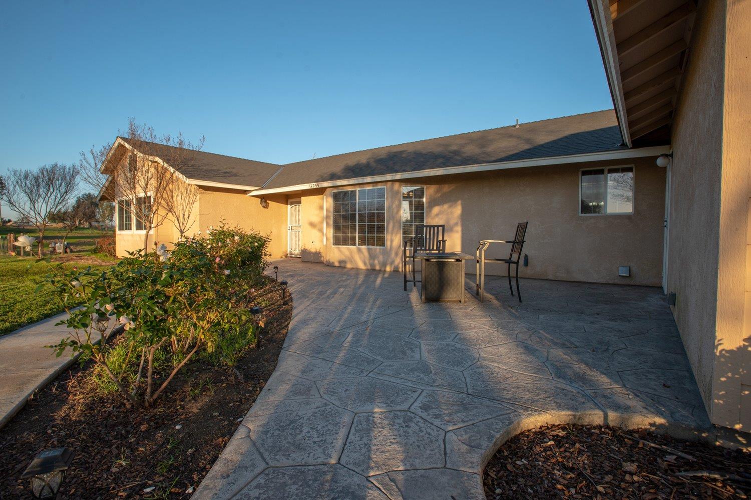 16299 Mark Road Madera, CA 93636 - Photo 8 of 47 Gallery Image 8