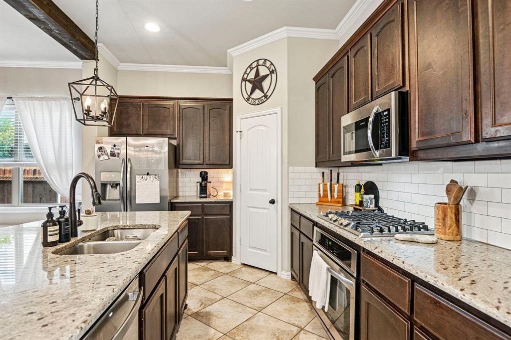 1832 Rio Costilla Road Fort Worth, TX 76131 - Photo 9 of 30