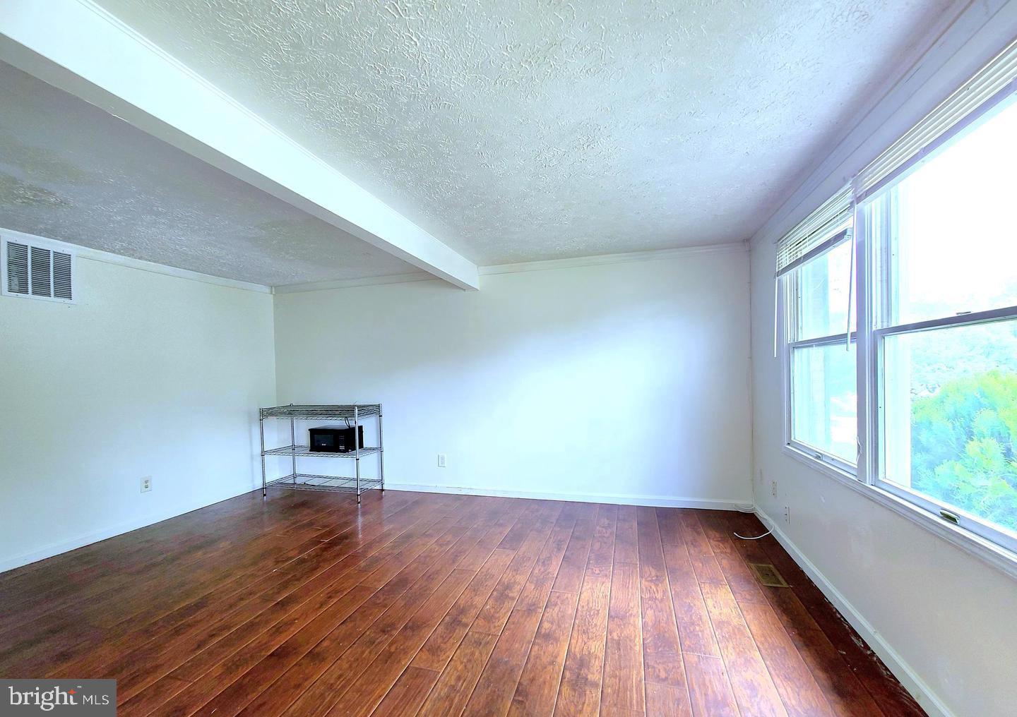 3954 Link Avenue Nottingham, MD 21236 - Photo 2 of 8 Living Room