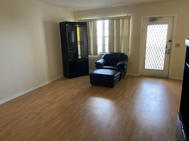 3034 Exeter Boca Raton, FL 33434 - Photo 2 of 13 Living room