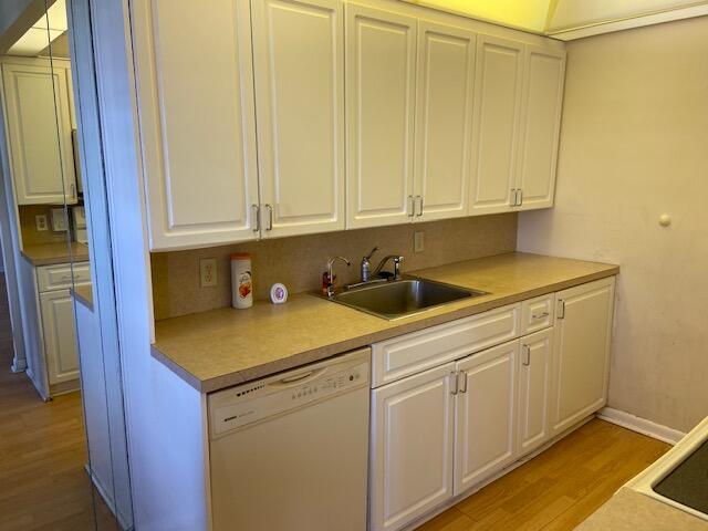 3034 Exeter Boca Raton, FL 33434 - Photo 6 of 13 Kitchen