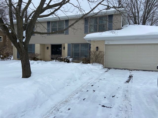 $679,000 | 990 Summit Drive, Deerfield, IL 60015