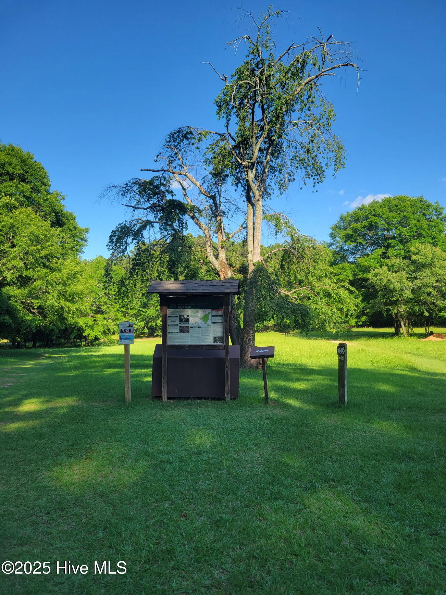 260 North Ridge Street Southern Pines, NC 28387 - Photo 40 of 47 Walk or Run the Boyd Tract at Weymouth
