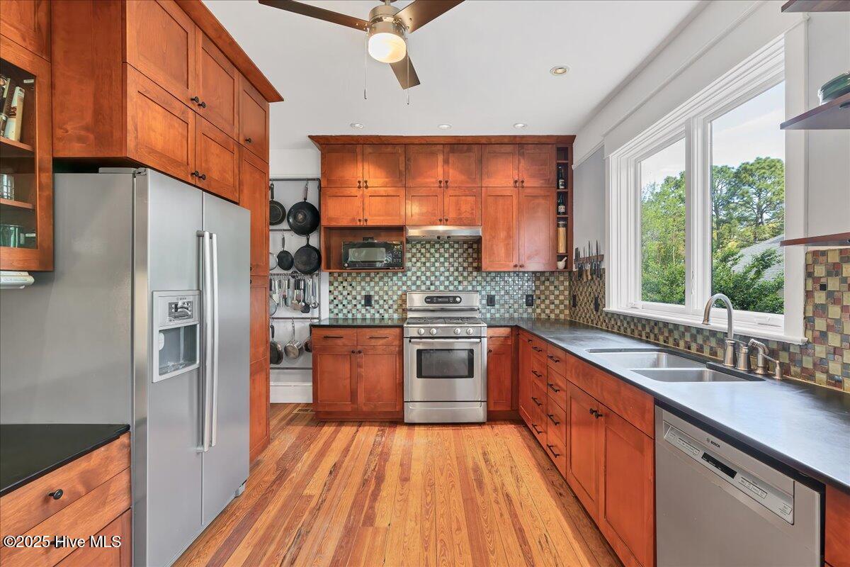 260 North Ridge Street Southern Pines, NC 28387 - Photo 10 of 47 Floor to Ceiling Cabinetry