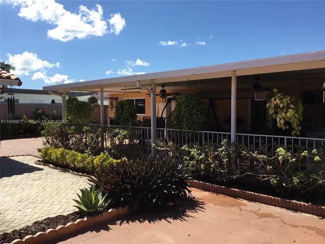 $875,000 | 1901 Southwest 90th Avenue, Miami, FL 33165