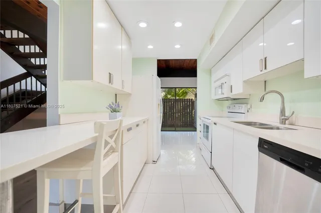 $319,000 | 19412 Northeast 26th Avenue, Unit 143B, Miami, FL 33180