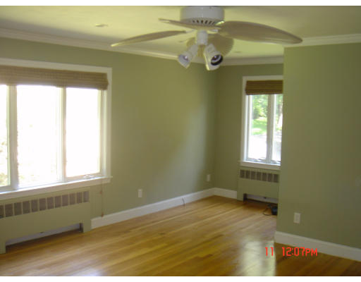 18 Pine Hill Road Swampscott, MA 01907 - Photo 8 of 12 Gallery Image 8