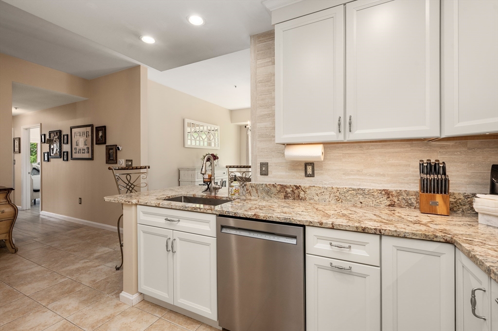 38 Village Road, Unit 515 Middleton, MA 01949 - Photo 6 of 35