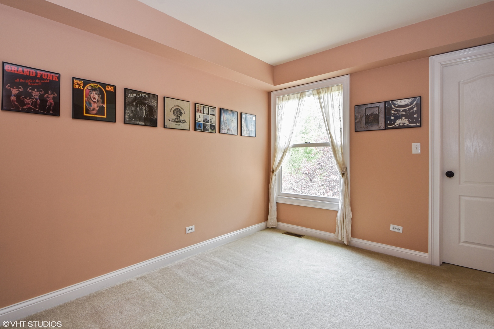 26010 West Airport Road Minooka, IL 60447 - Photo 21 of 28 an empty room with windows