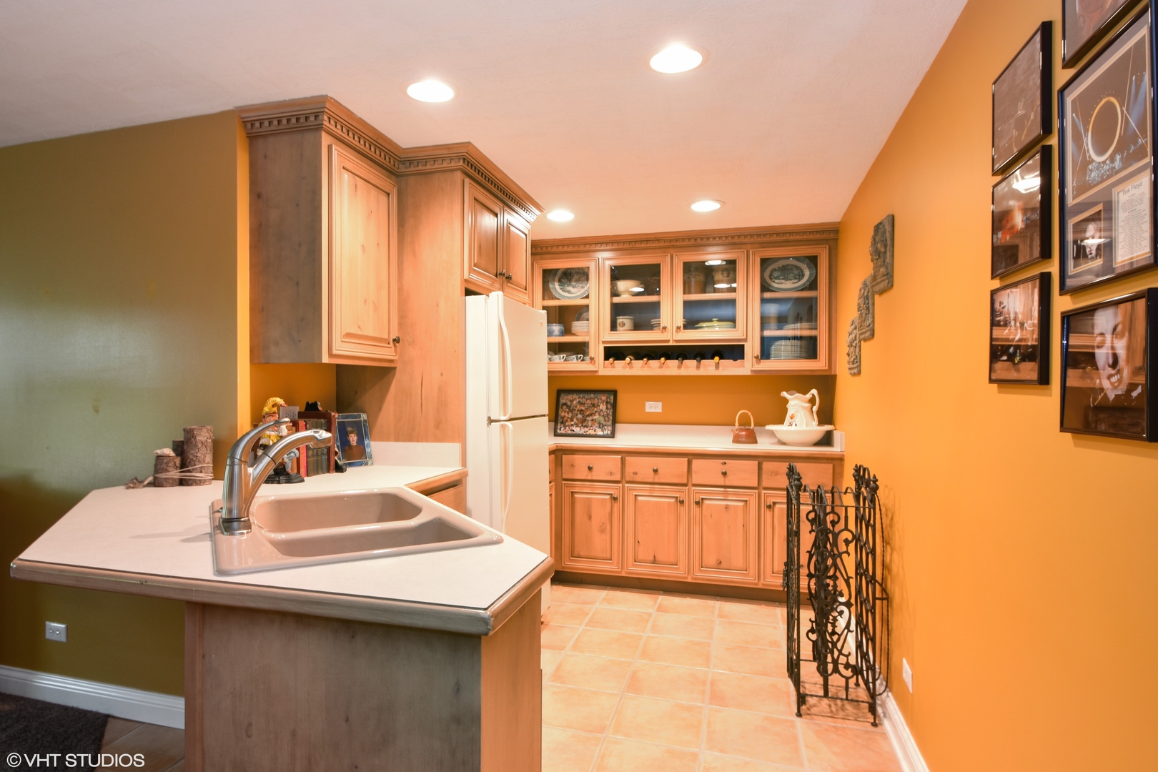 26010 West Airport Road Minooka, IL 60447 - Photo 25 of 28 a bathroom with a sink and a mirror