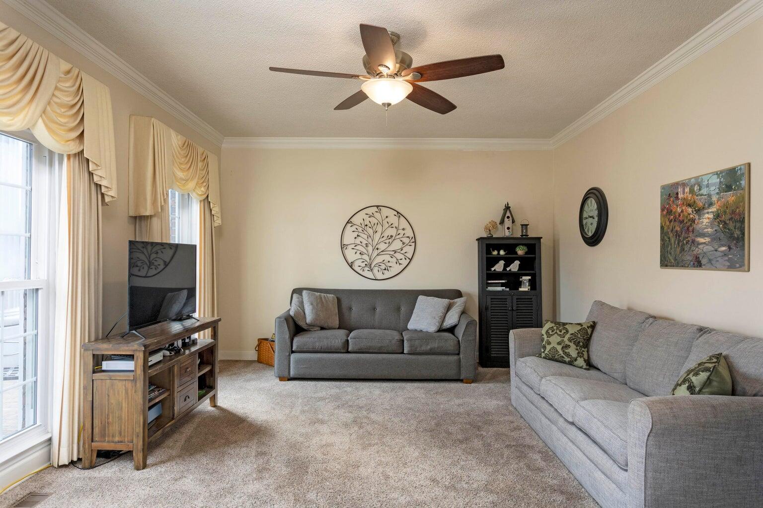 337 Edgewater Street Dayton, TN 37321 - Photo 20 of 63 Living Room