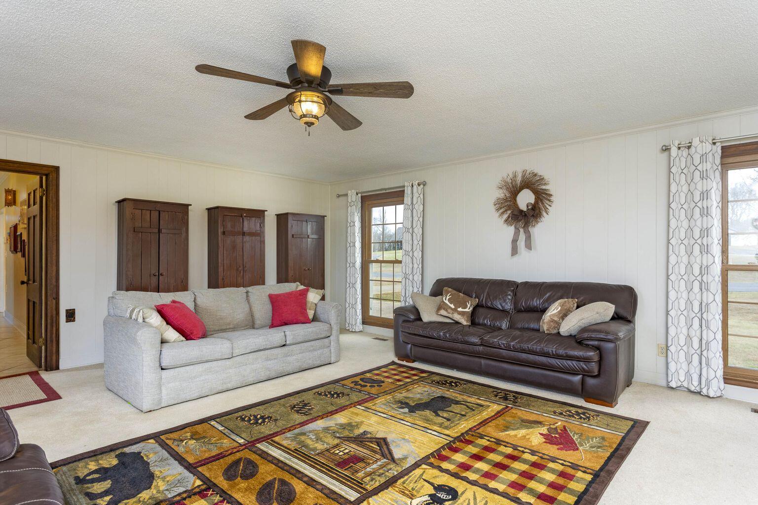 337 Edgewater Street Dayton, TN 37321 - Photo 24 of 63 Family Room