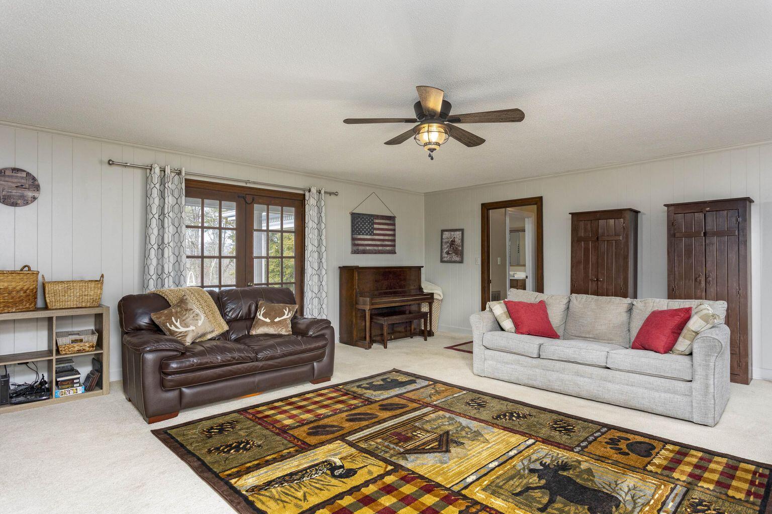 337 Edgewater Street Dayton, TN 37321 - Photo 25 of 63 Family Room