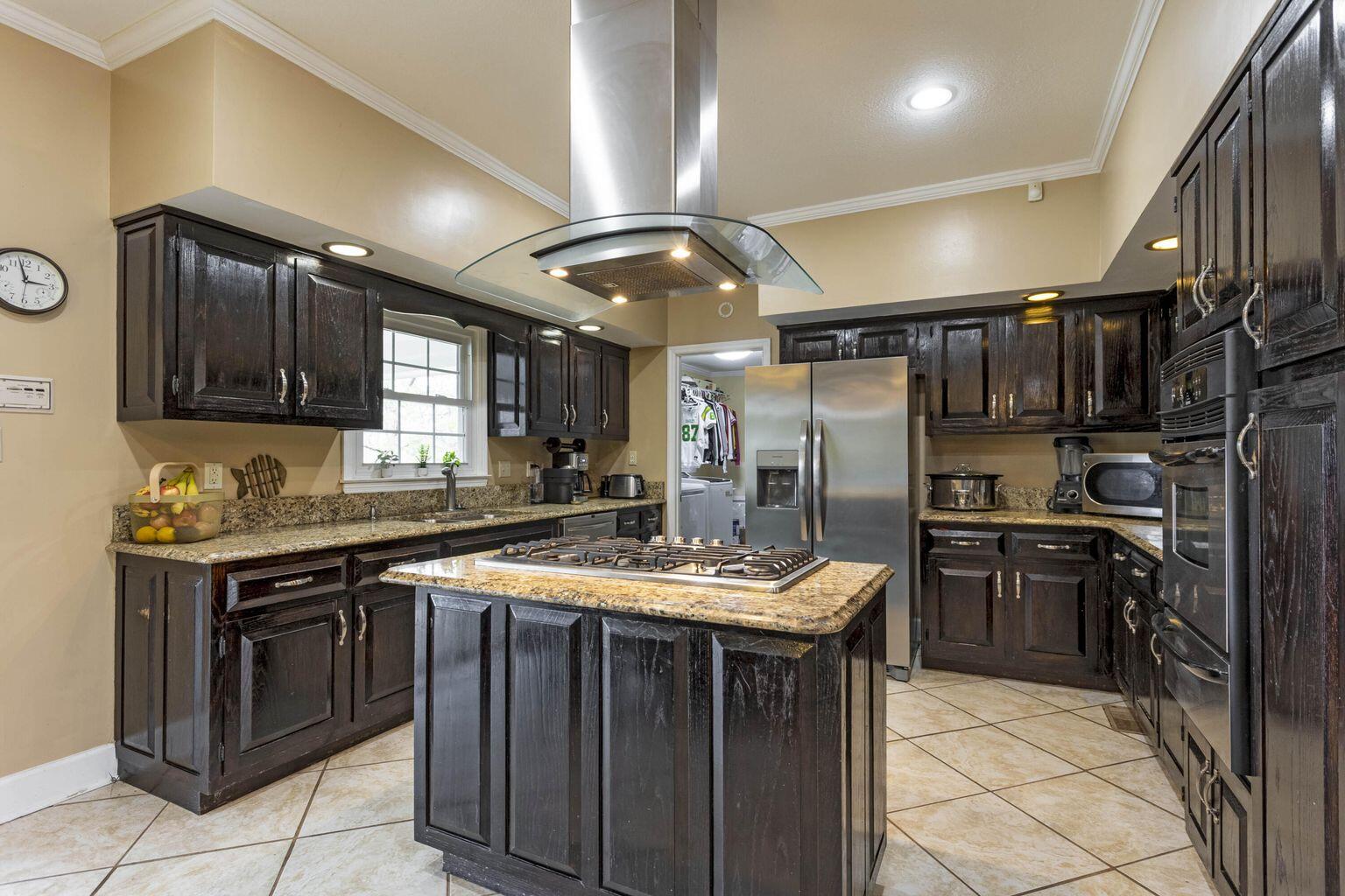 337 Edgewater Street Dayton, TN 37321 - Photo 3 of 63 Kitchen