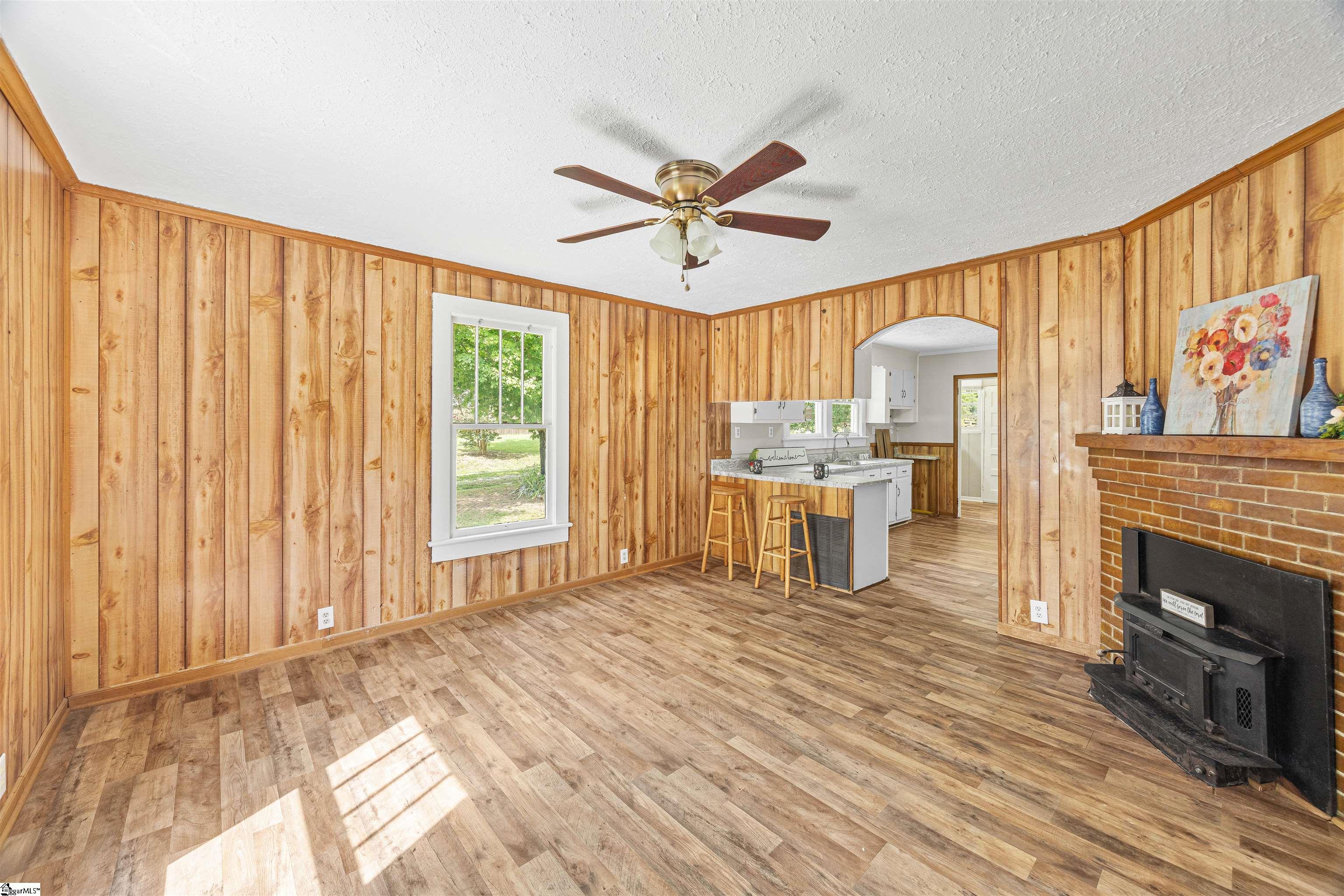 704 Slater Road Marietta, SC 29661 - Photo 7 of 20