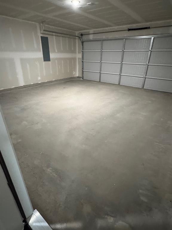 350 Azalea Trail Granbury, TX 76048 - Photo 5 of 18 a view of a garage