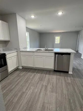 $2,000 | 350 Azalea Trail, Granbury, TX 76048
