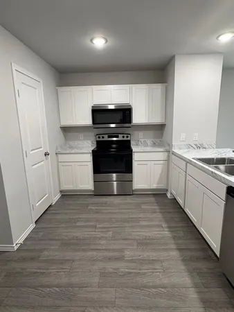 $2,000 | 350 Azalea Trail, Granbury, TX 76048