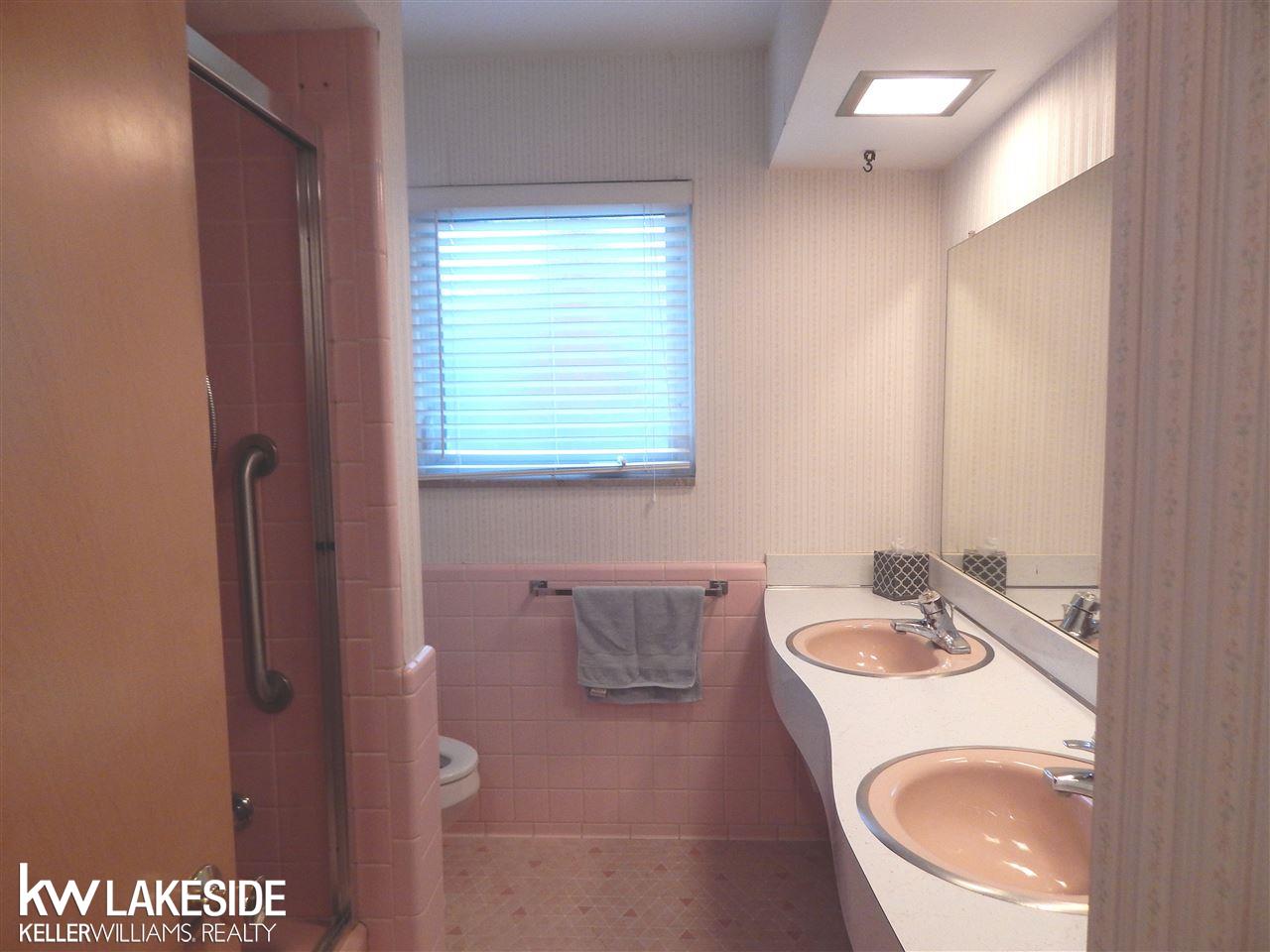 11378 Racine Road Warren, MI 48093 - Photo 14 of 17 31304627-13.JPG