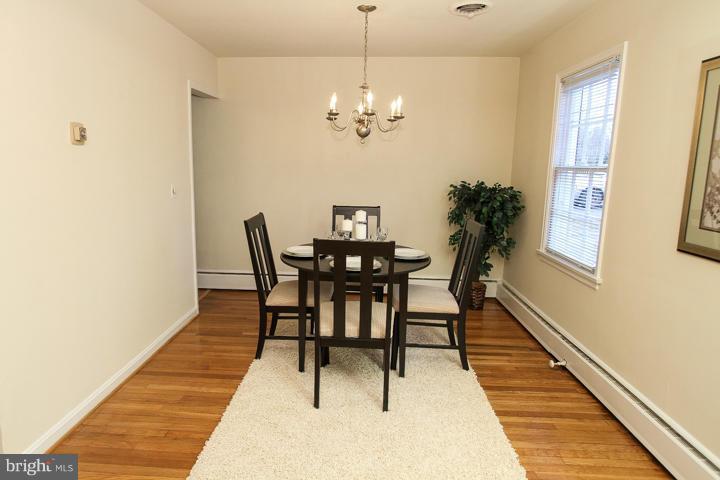7109 Coventry Road Alexandria, VA 22306 - Photo 3 of 30 Living Room