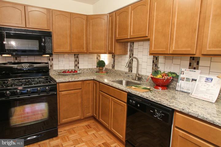 7109 Coventry Road Alexandria, VA 22306 - Photo 5 of 30 Kitchen