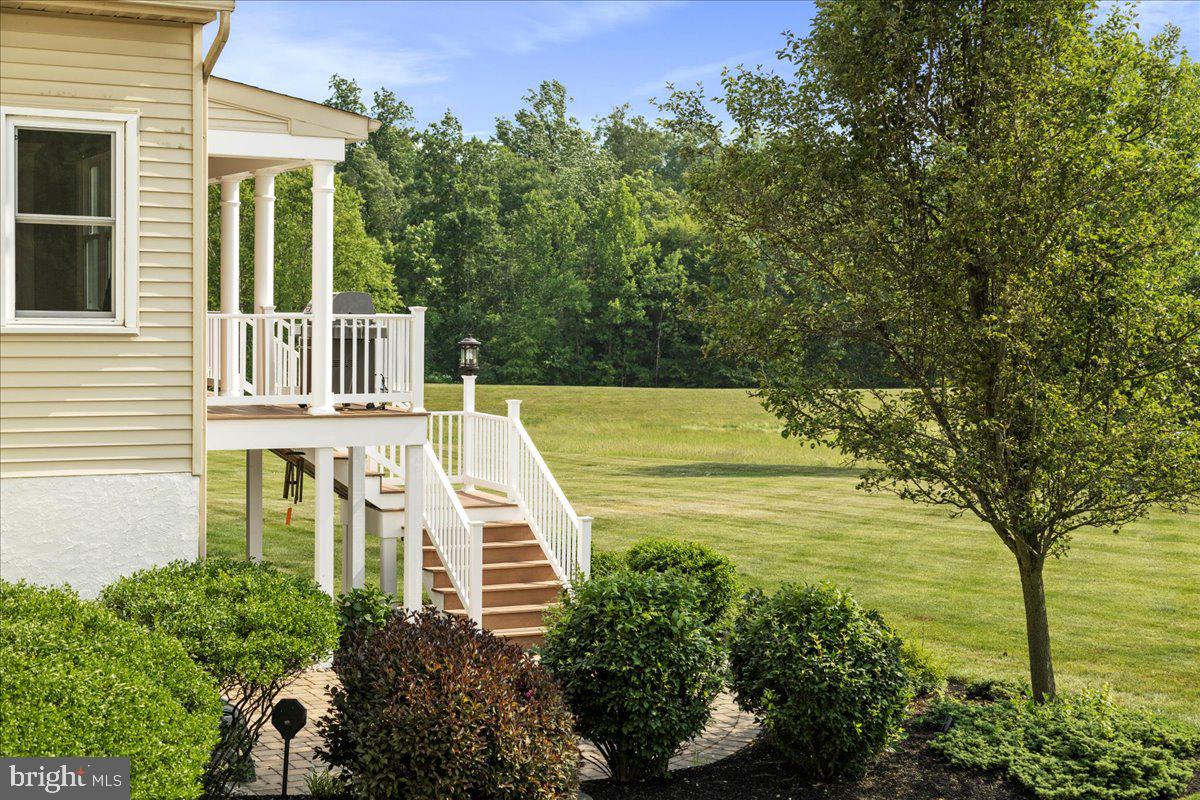 32 Bittersweet Drive Doylestown, PA 18901 - Photo 6 of 47