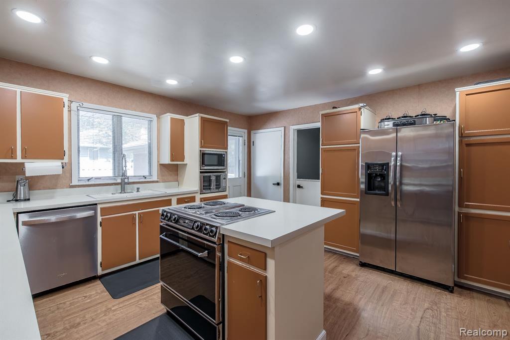 73 Nevada Avenue Rochester Hills, MI 48309 - Photo 12 of 54
