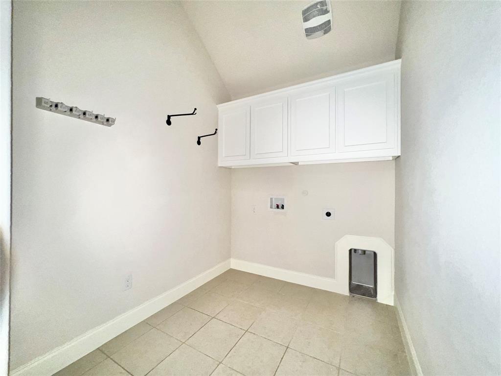 640 Bridgewater Road Fort Worth, TX 76131 - Photo 13 of 33