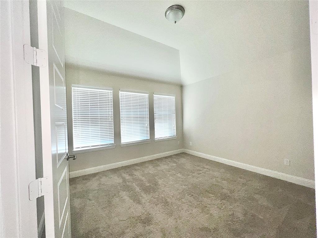 640 Bridgewater Road Fort Worth, TX 76131 - Photo 20 of 33