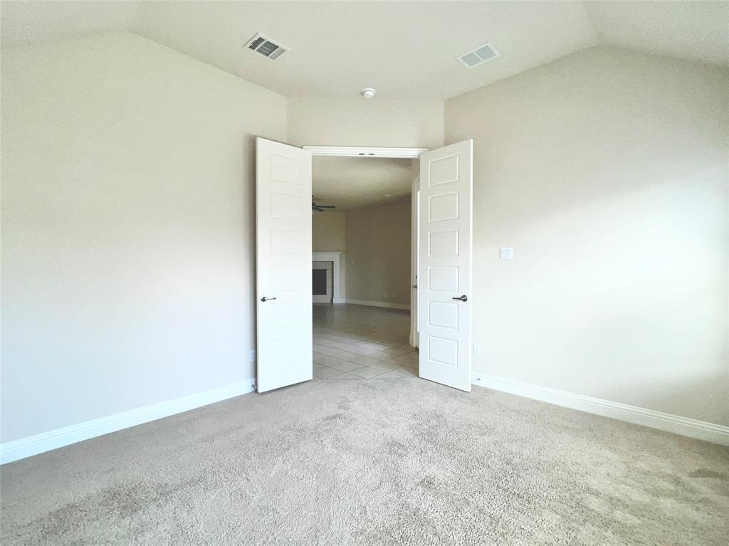 640 Bridgewater Road Fort Worth, TX 76131 - Photo 21 of 33