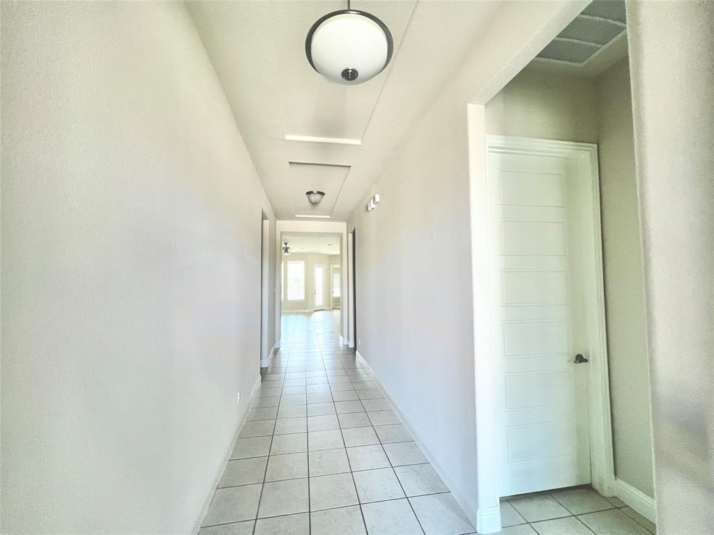 640 Bridgewater Road Fort Worth, TX 76131 - Photo 3 of 33