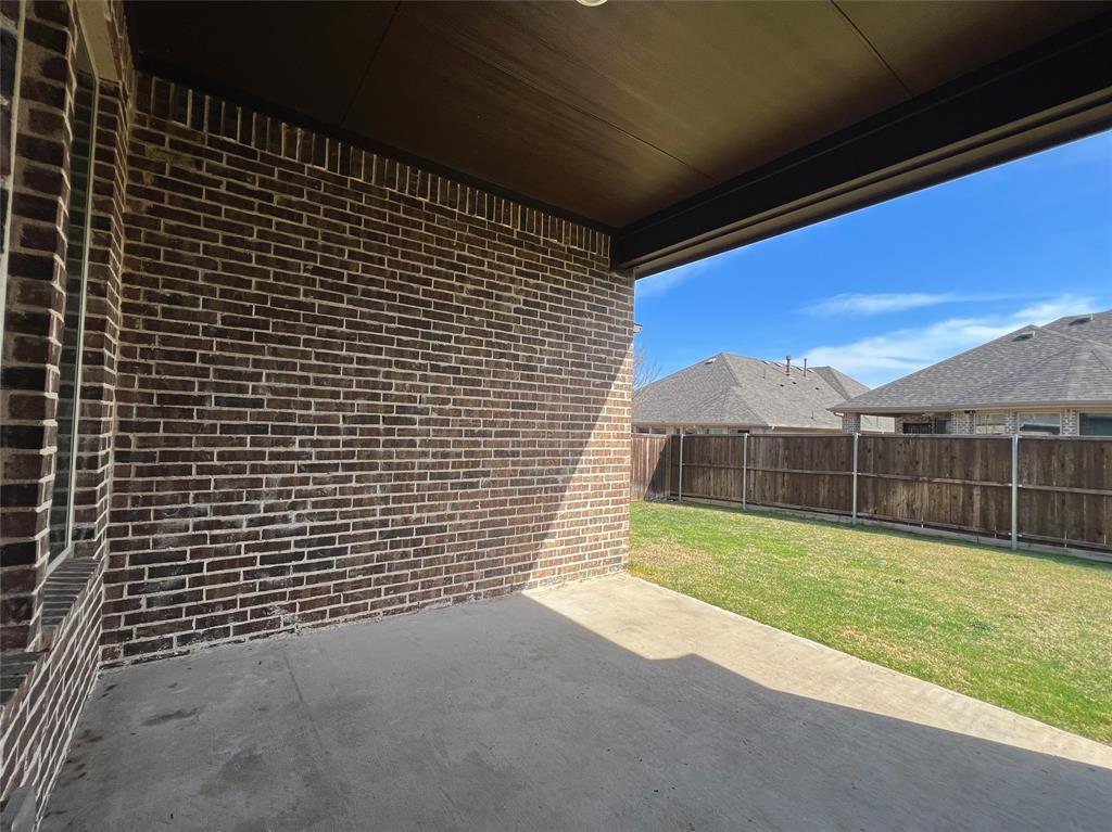 640 Bridgewater Road Fort Worth, TX 76131 - Photo 31 of 33