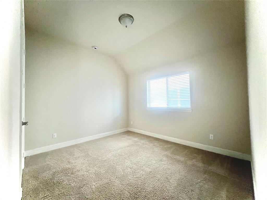 640 Bridgewater Road Fort Worth, TX 76131 - Photo 6 of 33