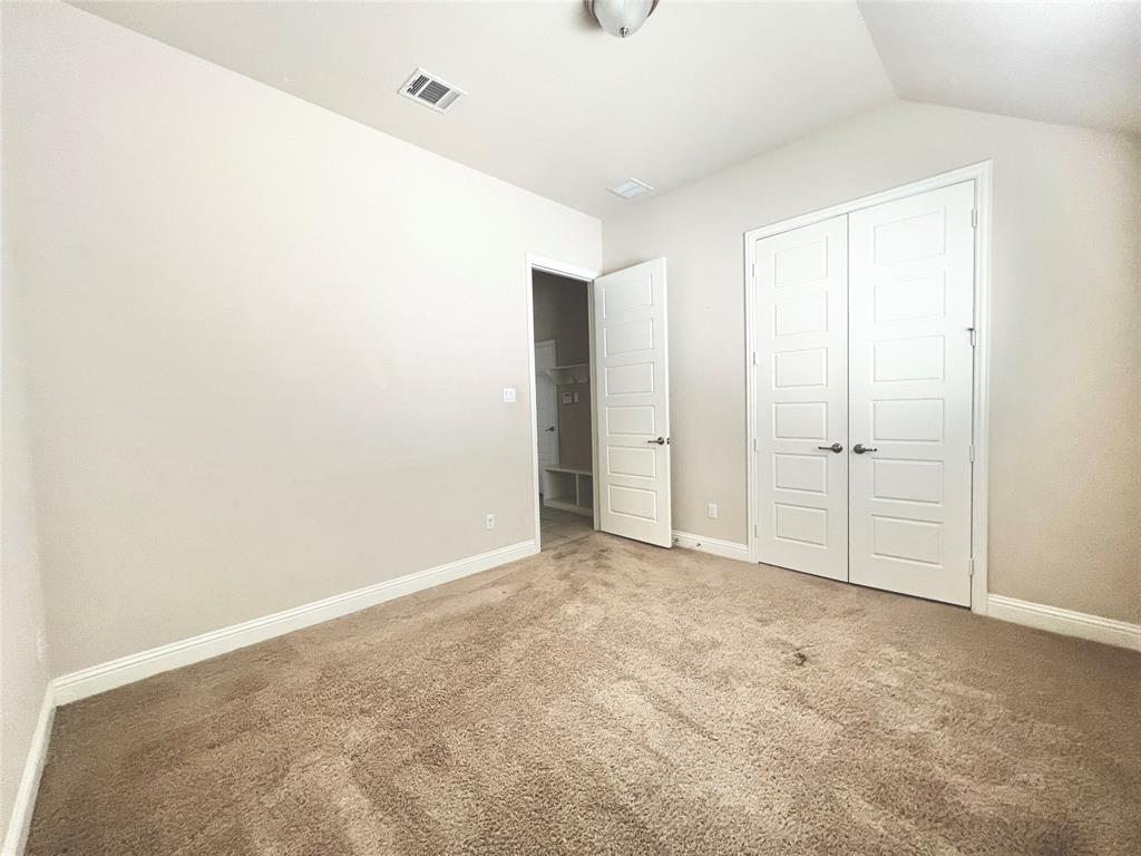 640 Bridgewater Road Fort Worth, TX 76131 - Photo 10 of 33