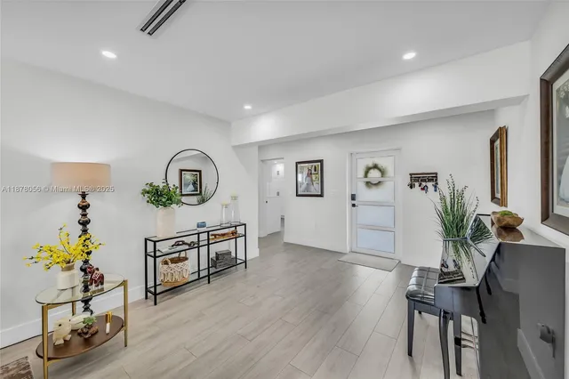 $1,590,000 | 1206 Mango Isle, Fort Lauderdale, FL 33315