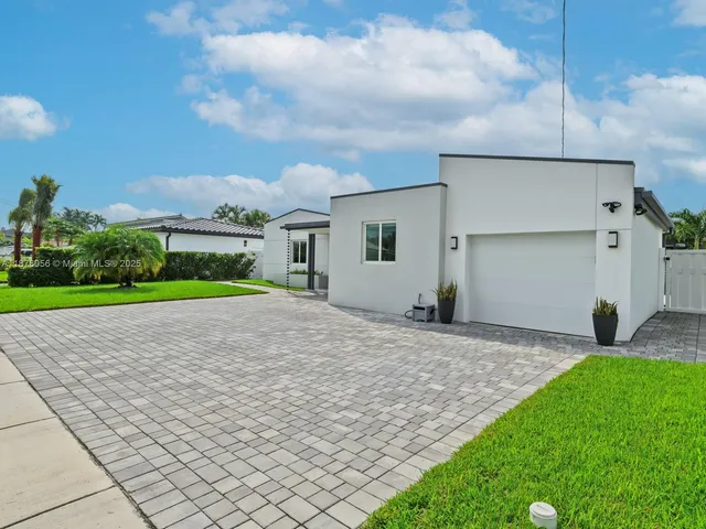$1,590,000 | 1206 Mango Isle, Fort Lauderdale, FL 33315