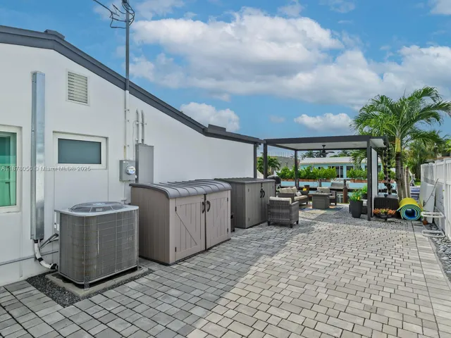 $1,590,000 | 1206 Mango Isle, Fort Lauderdale, FL 33315