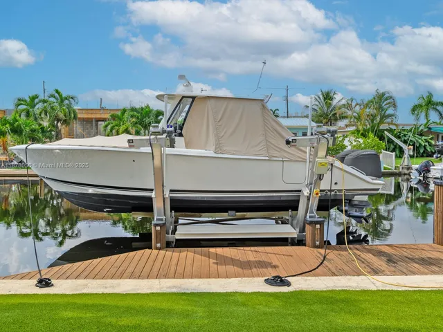 $1,590,000 | 1206 Mango Isle, Fort Lauderdale, FL 33315