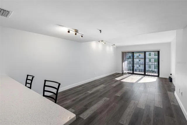 $2,550 | 14001 Gulf Boulevard, Unit 404, Madeira Beach, FL 33708