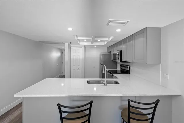 $2,550 | 14001 Gulf Boulevard, Unit 404, Madeira Beach, FL 33708