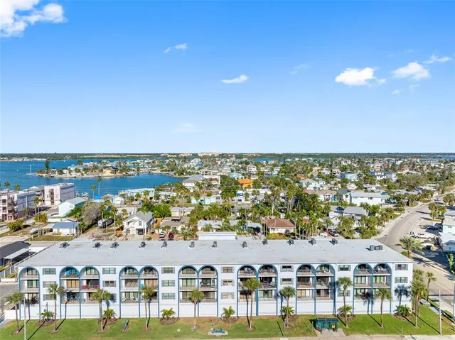 $2,550 | 14001 Gulf Boulevard, Unit 404, Madeira Beach, FL 33708