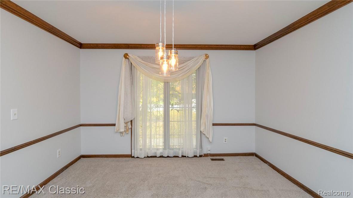688 Sunlight Drive Rochester, MI 48309 - Photo 32 of 63 036_61.jpg