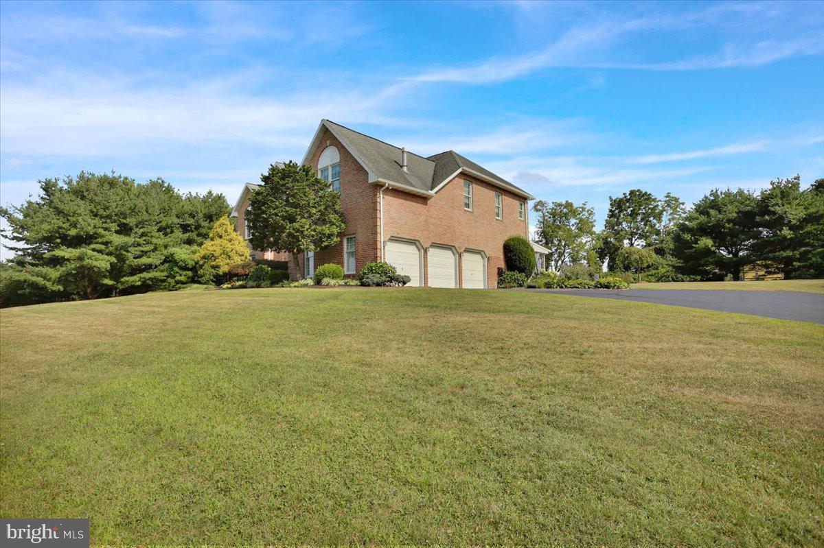 1015 Hunters Road Mohnton, PA 19540 - Photo 6 of 67