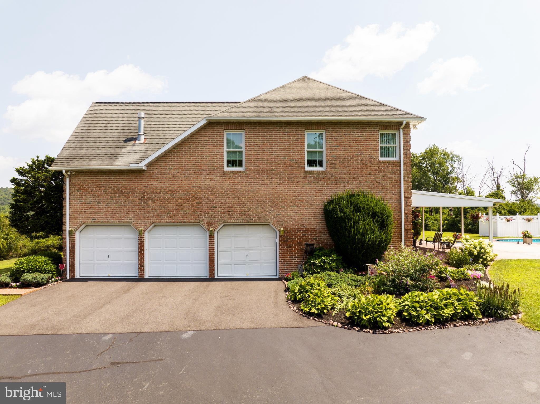 1015 Hunters Road Mohnton, PA 19540 - Photo 8 of 67