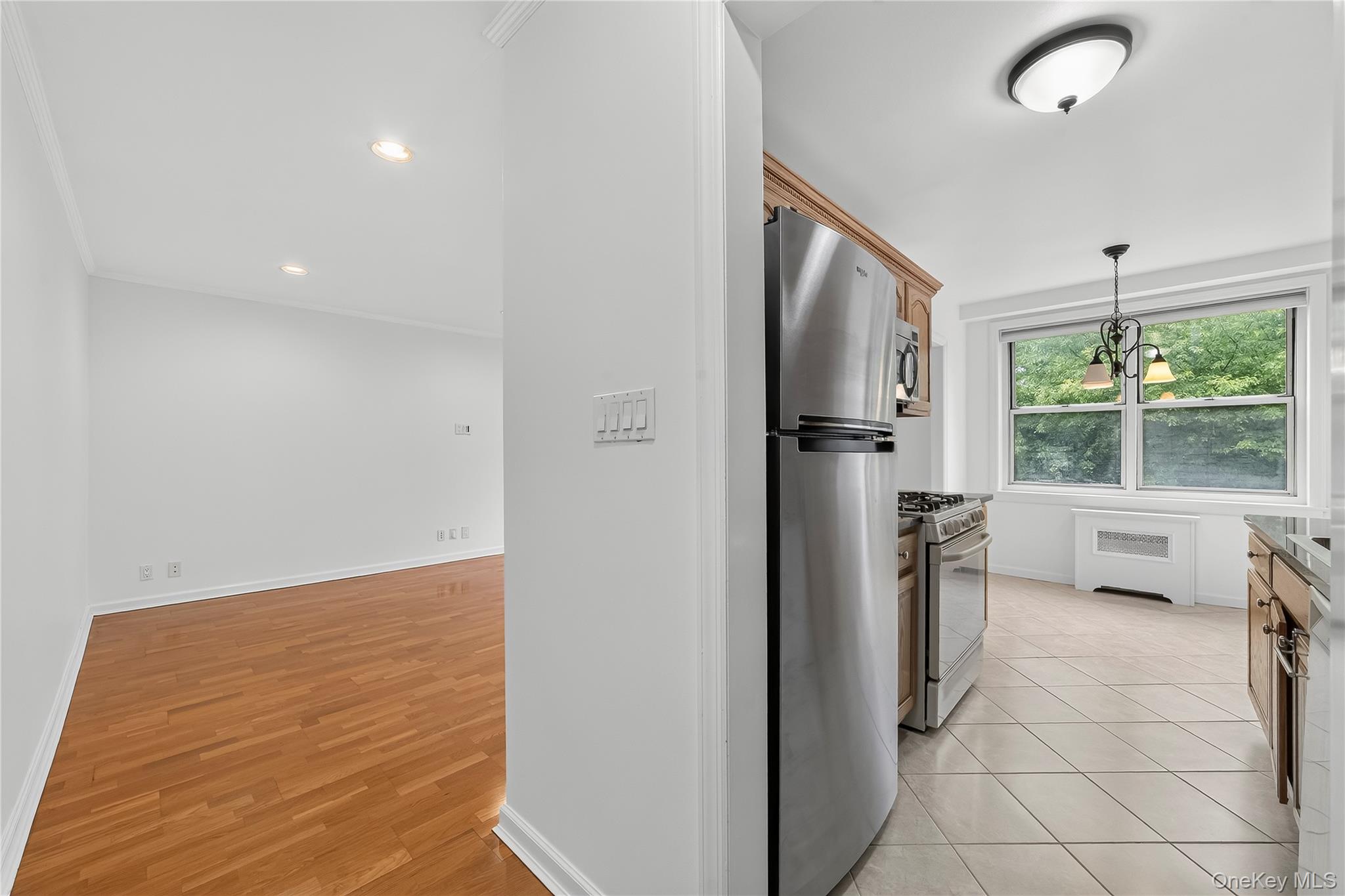 793 Palmer Road, Unit 2F Bronxville, NY 10708 - Photo 4 of 24
