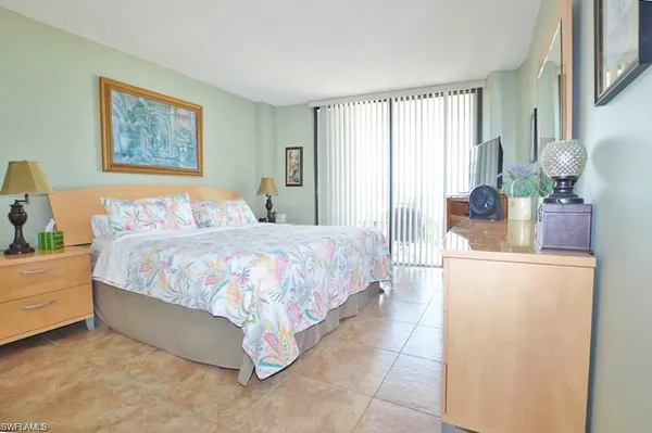 $5,995 | 260 Seaview Court, Unit 404, Marco Island, FL 34145