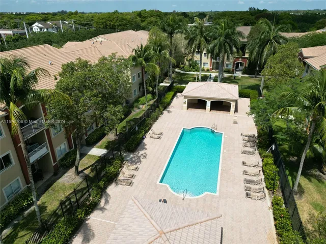 $590,000 | 7085 Nova Drive, Unit 112 313, Davie, FL 33317