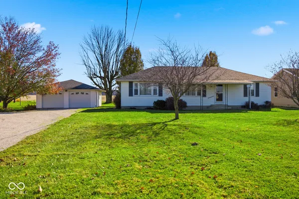 $220,000 | 6519 West Us Highway, Holton, IN 47023